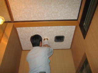 住宅介護用リフォームトイレの照明と換気扇