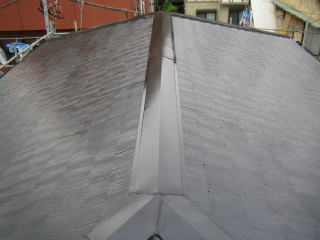 外壁の塗装塗り変えと屋根の修繕大屋根の棟修繕後